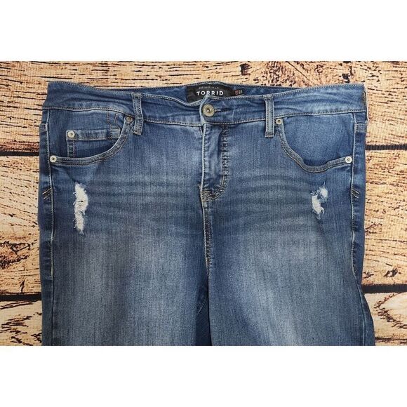 Torrid Premium Jeggings Distressed Jeans Size 12 Blue Stretch Comfort Pants - Picture 3 of 9